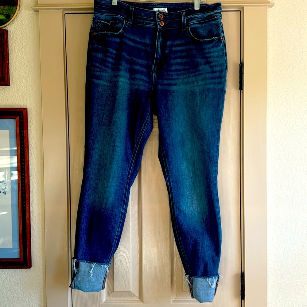 Edgely Super Skinny Distressed Jeans